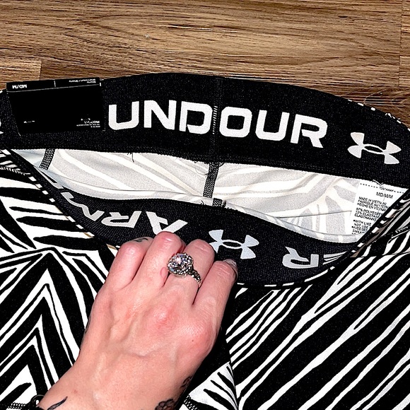 under armour spandex shorts - Picture 2 of 3